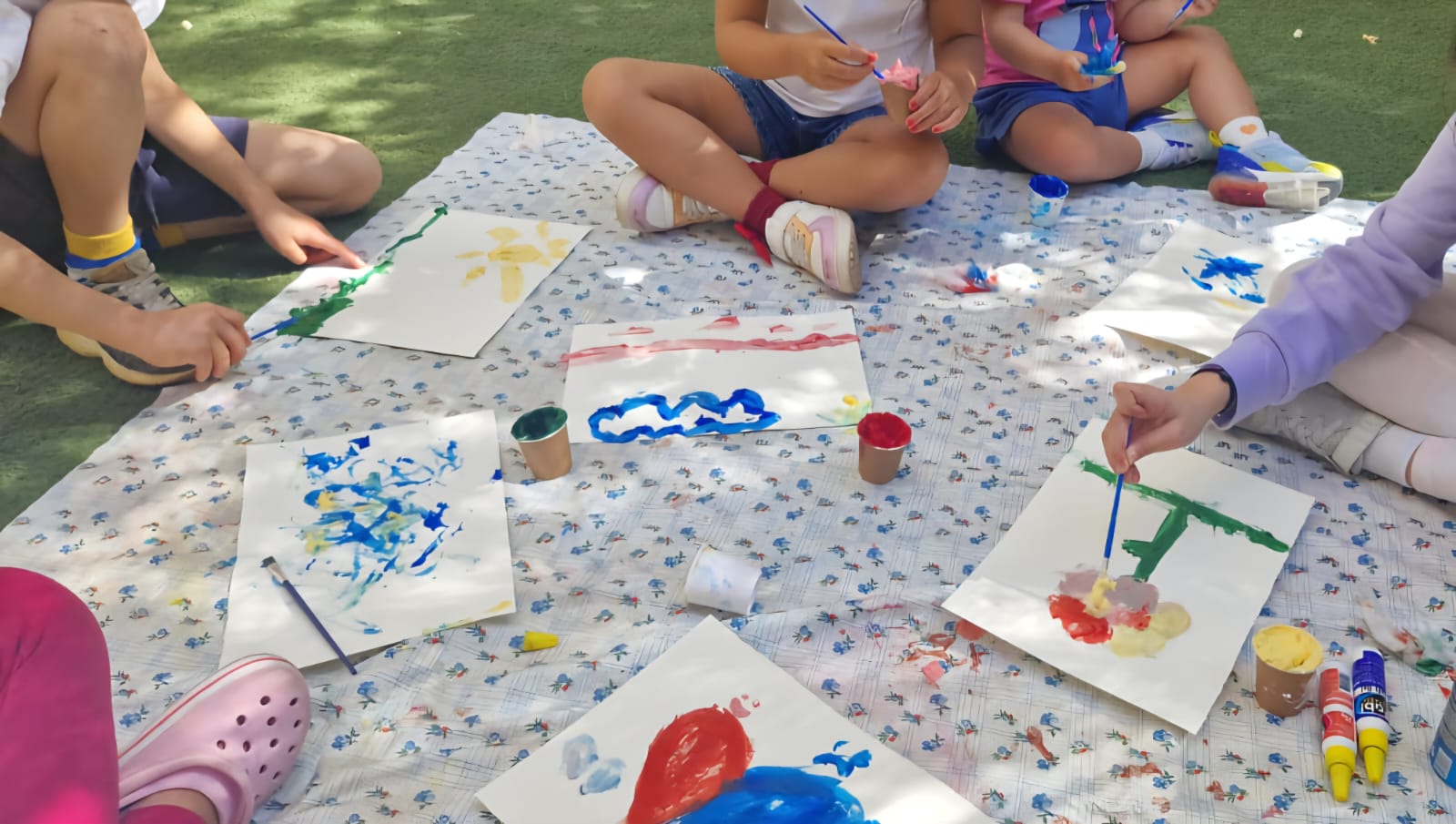 pintura com espuma colorida